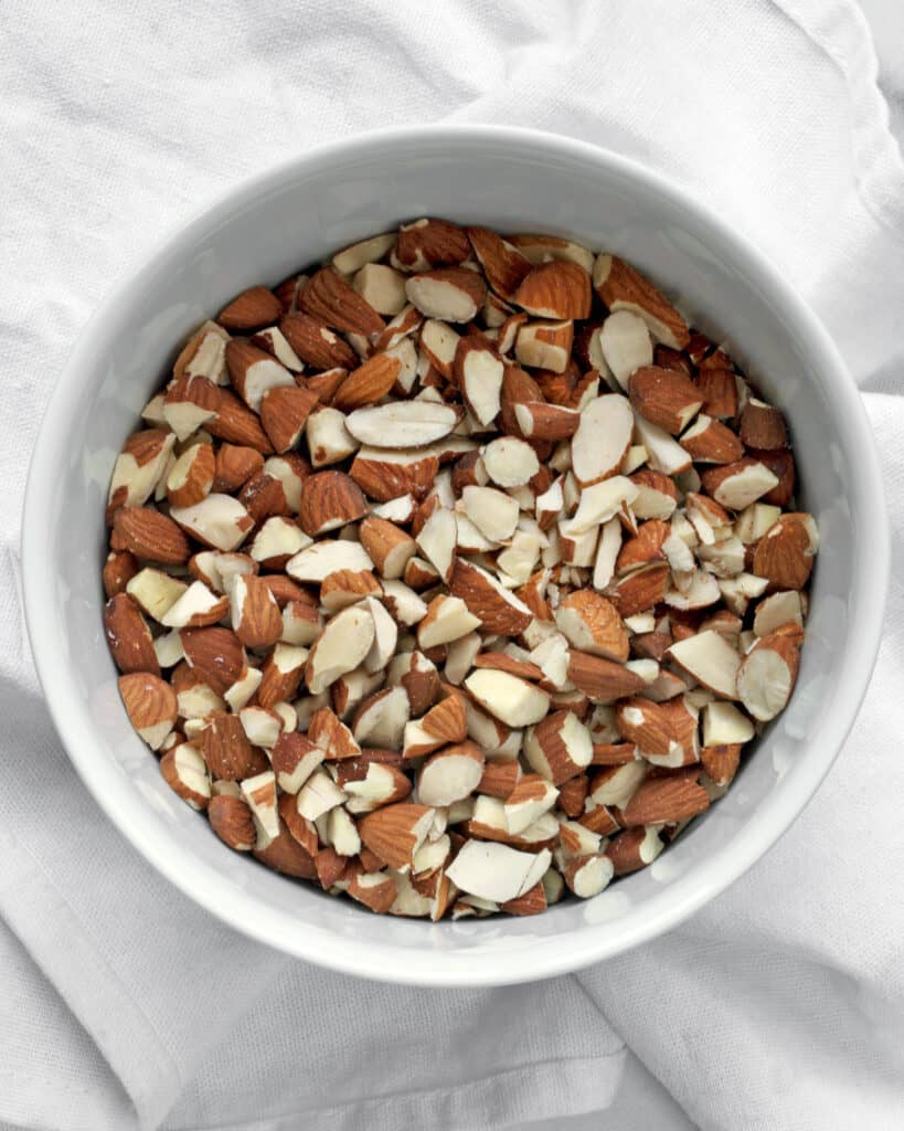 Chopped almonds