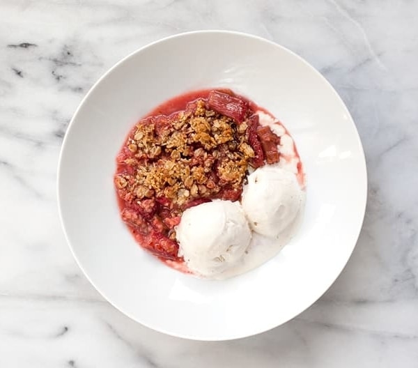 Strawberry Rhubarb Almond Crumble