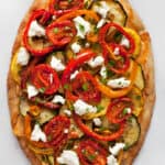 Naan flatbread pizza with vegetables.