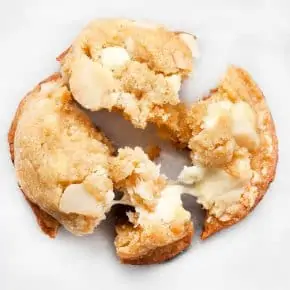 White Chocolate Chunk Macadamia Nut Cookies