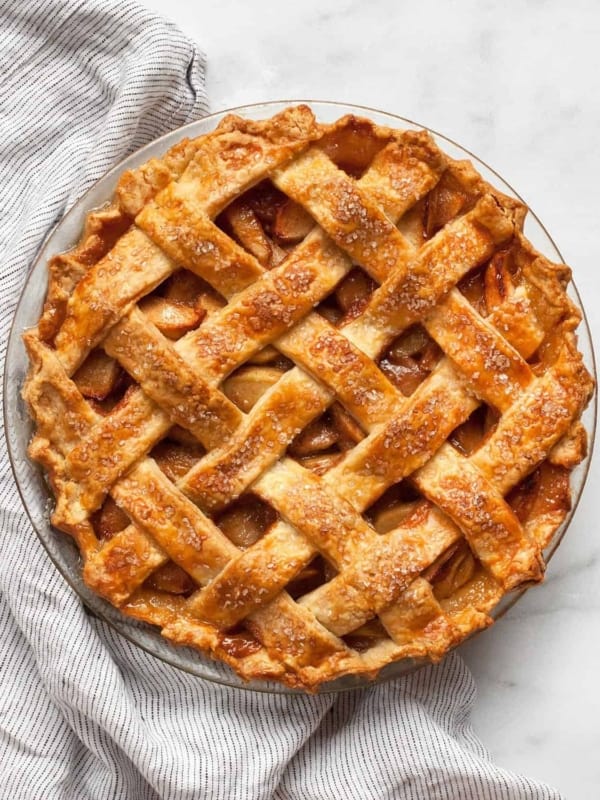 Salted caramel apple pie in a dish.