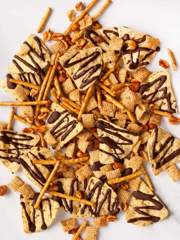 Spicy and Sweet Chipotle Snack Mix