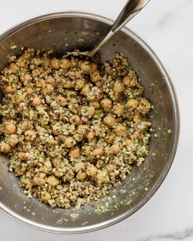 Stir the quinoa, pesto and chickpeas in a bowl