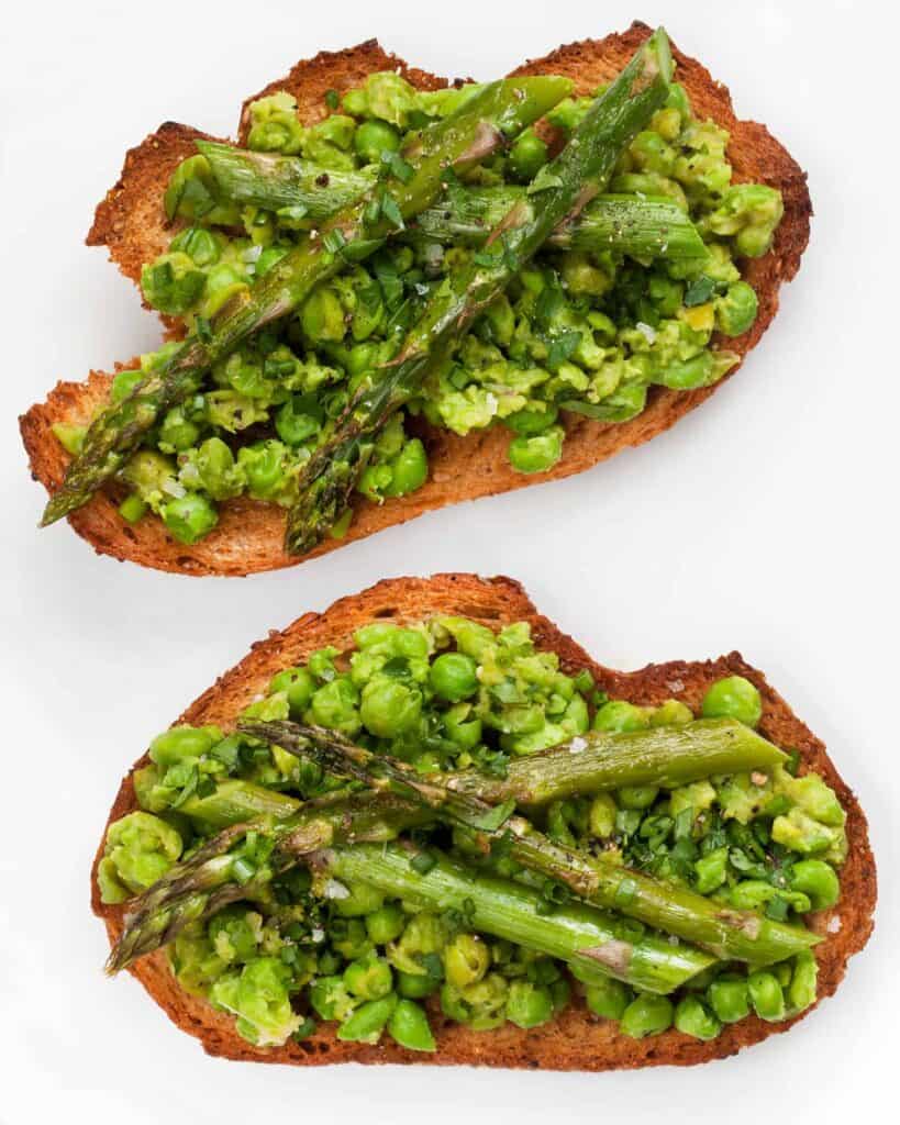 Smashed Pea Asparagus Tartines