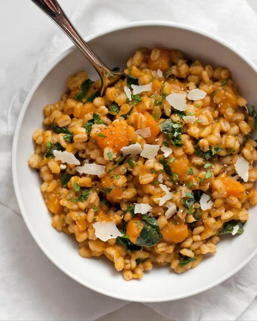 Baked barley risotto with butternut squash and kale