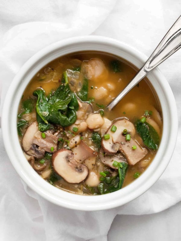 White Bean Mushroom Spinach Soup