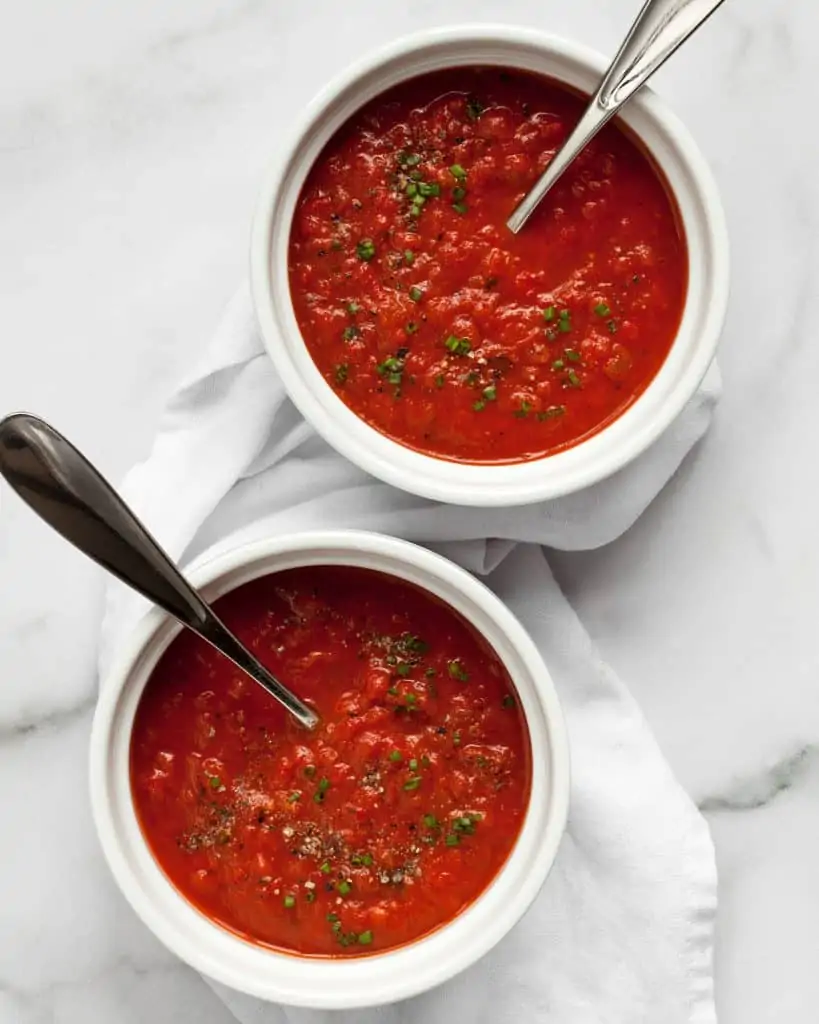 Chipotle Roasted Red Pepper Tomato Soup in 2 bowls