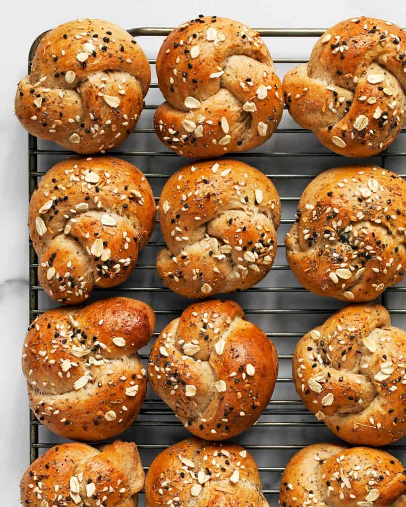 Dinner rolls on a wire rack