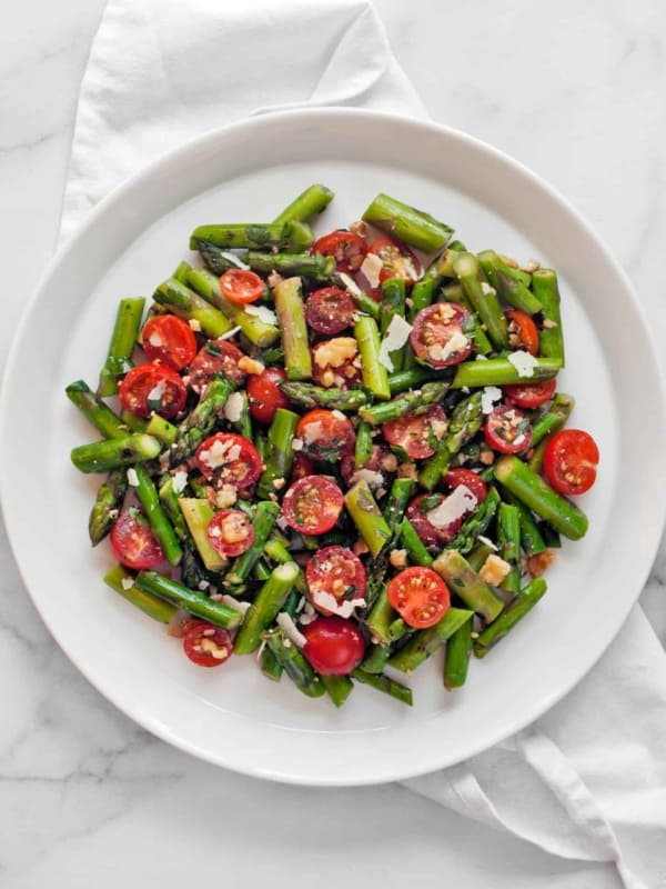 Grilled Asparagus Tomato Salad