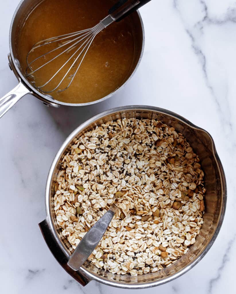 Tahini sauce for granola with oat mixture