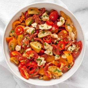 Tomato Mozzarella Chili Salad