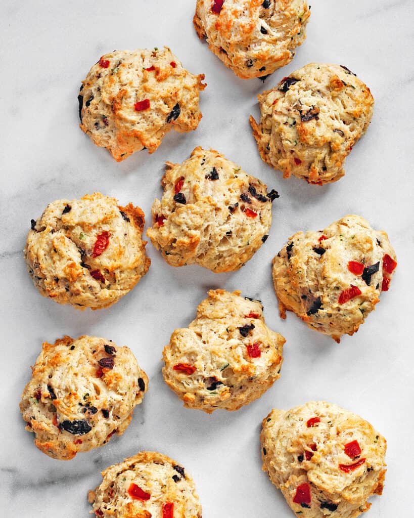 Biscuits with roasted red peppers, Olive and goat cheese 