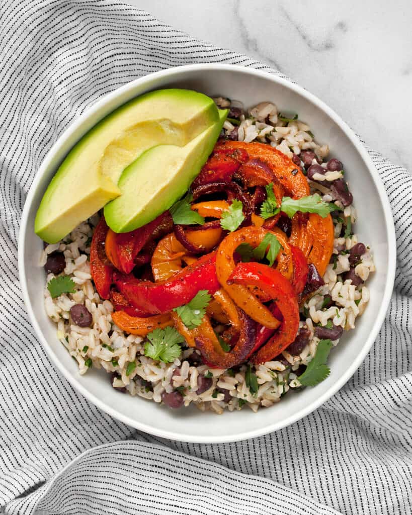 Fajita bowl with peppers, black beans and rice