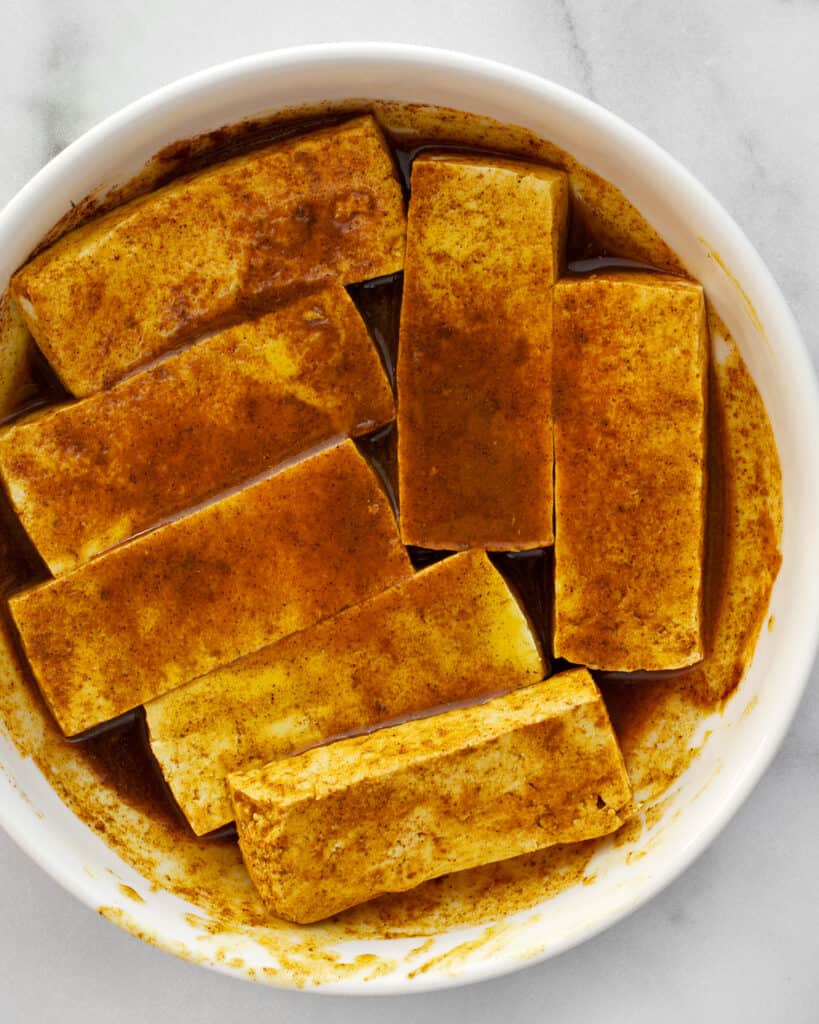 Marinating tofu