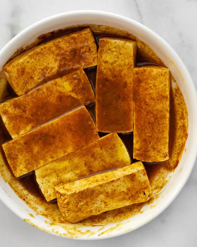 Marinating tofu