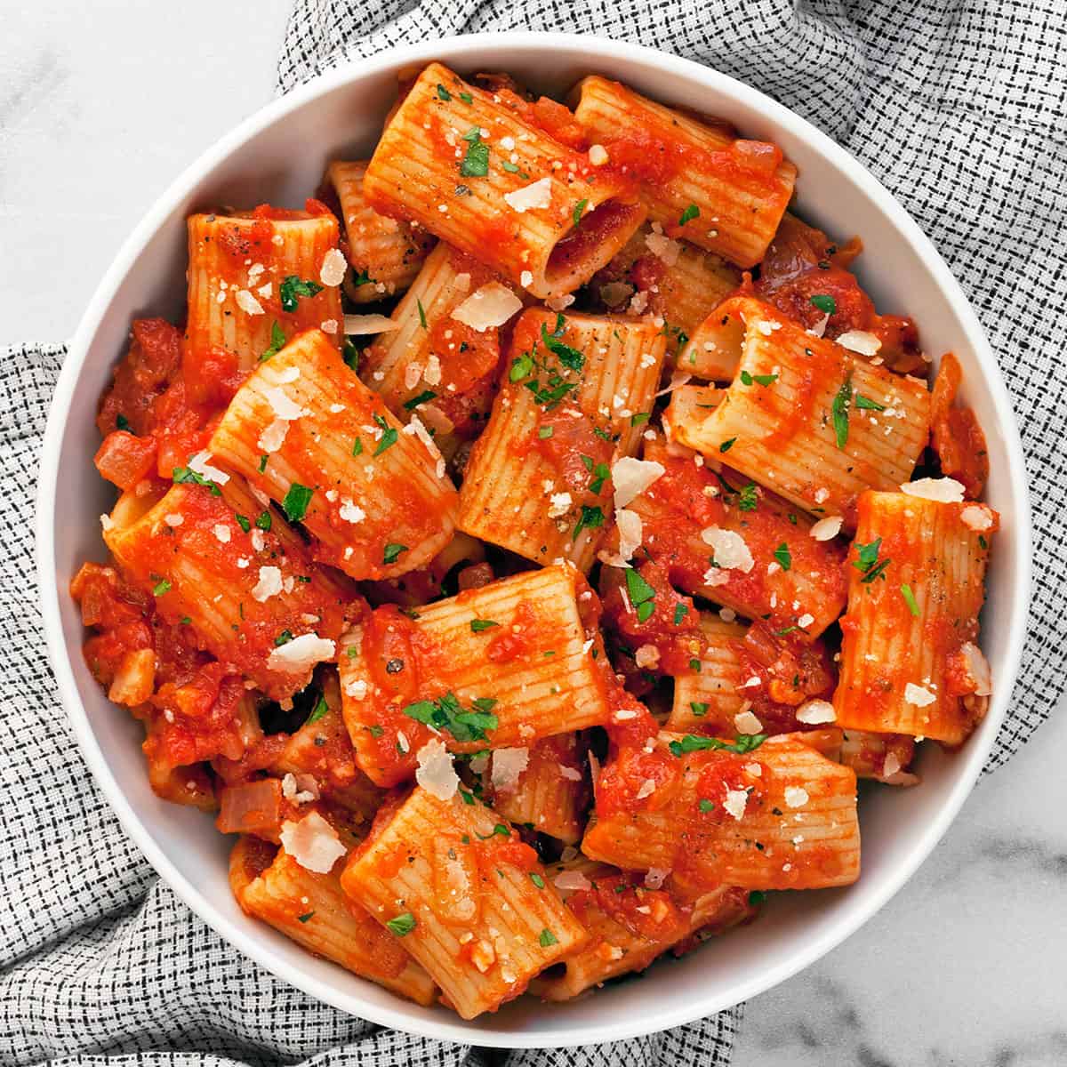 Rigatoni Pomodoro - Sprinkles and Sprouts