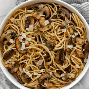 Lemon mushroom spaghetti in a bowl.