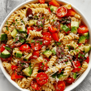 Classic pasta salad with Italian dressing.